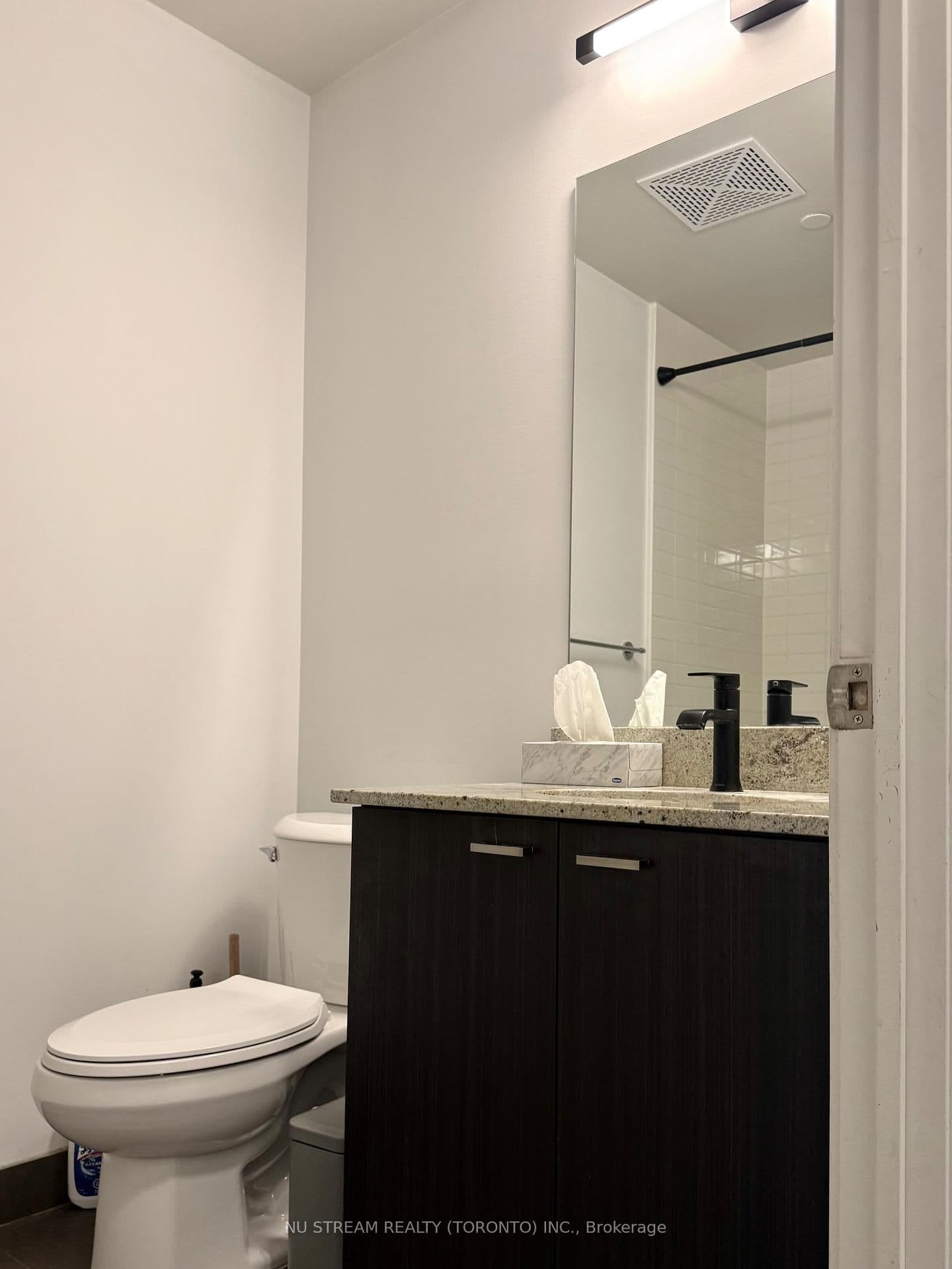 88 Sheppard Avenue E, Unit 211 thumbnail 7