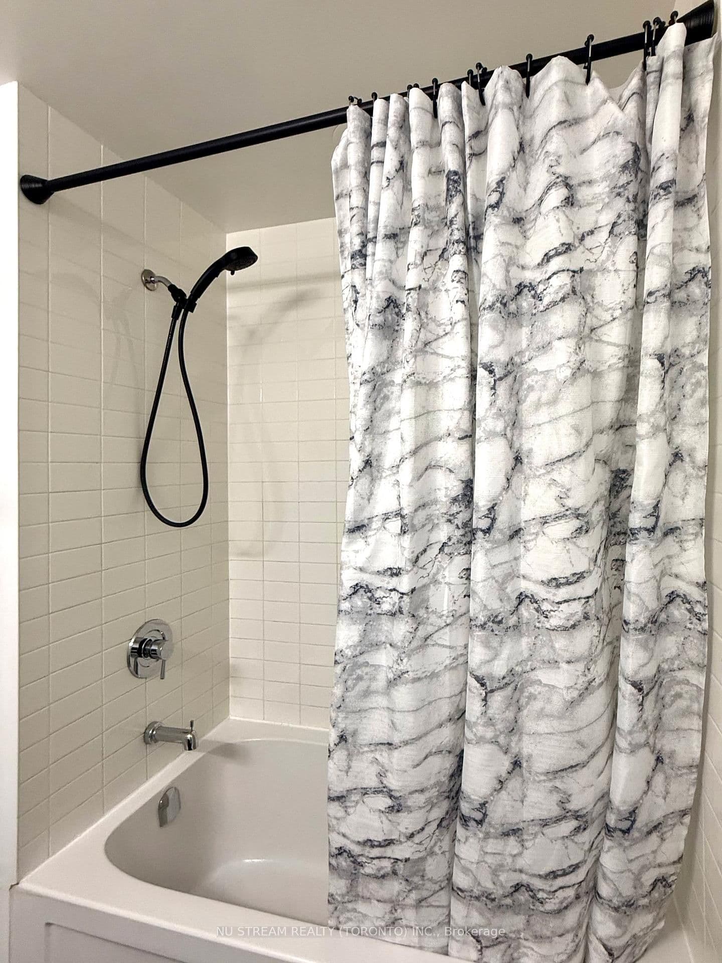 88 Sheppard Avenue E, Unit 211 thumbnail 8
