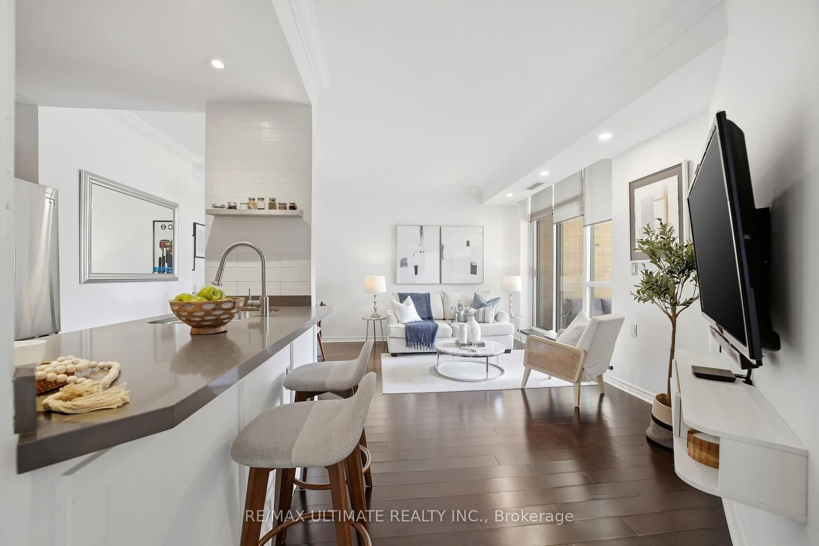 1750 Bayview Avenue, Unit 405 thumbnail 2