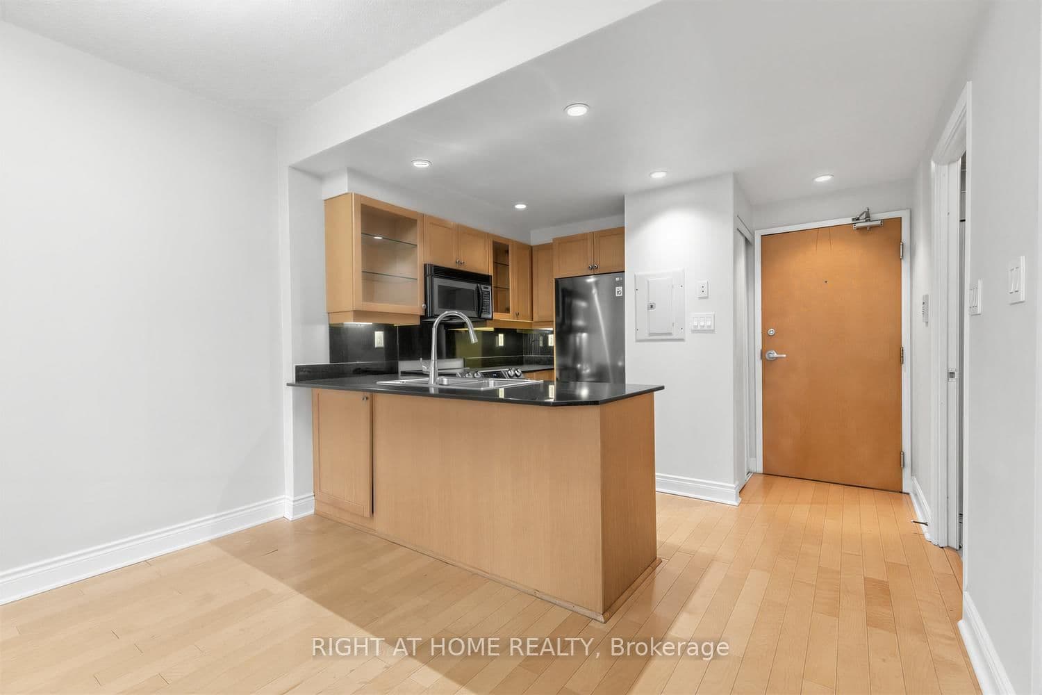 80 Cumberland Street, Unit 1705 thumbnail 3