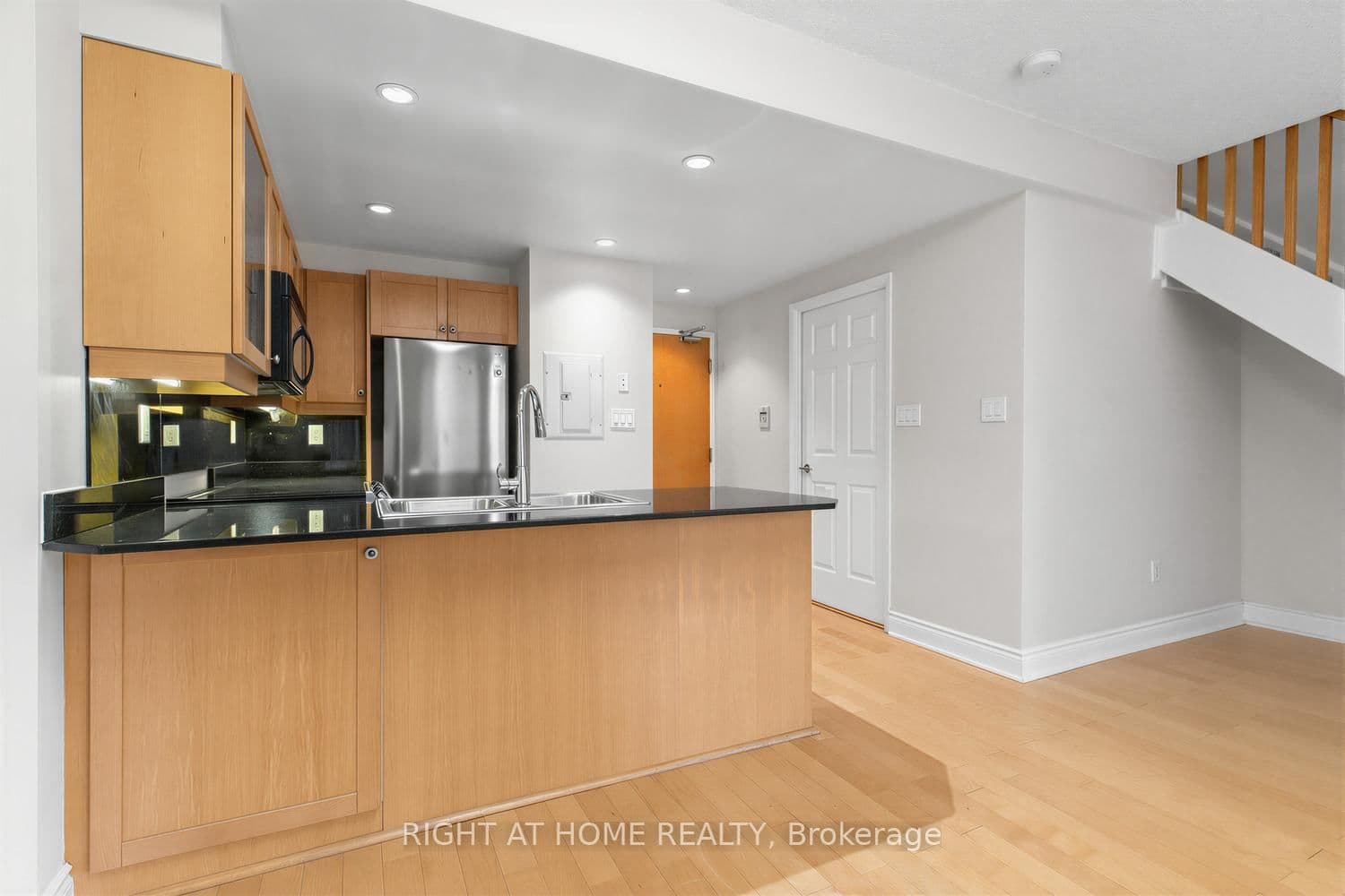 80 Cumberland Street, Unit 1705 thumbnail 4