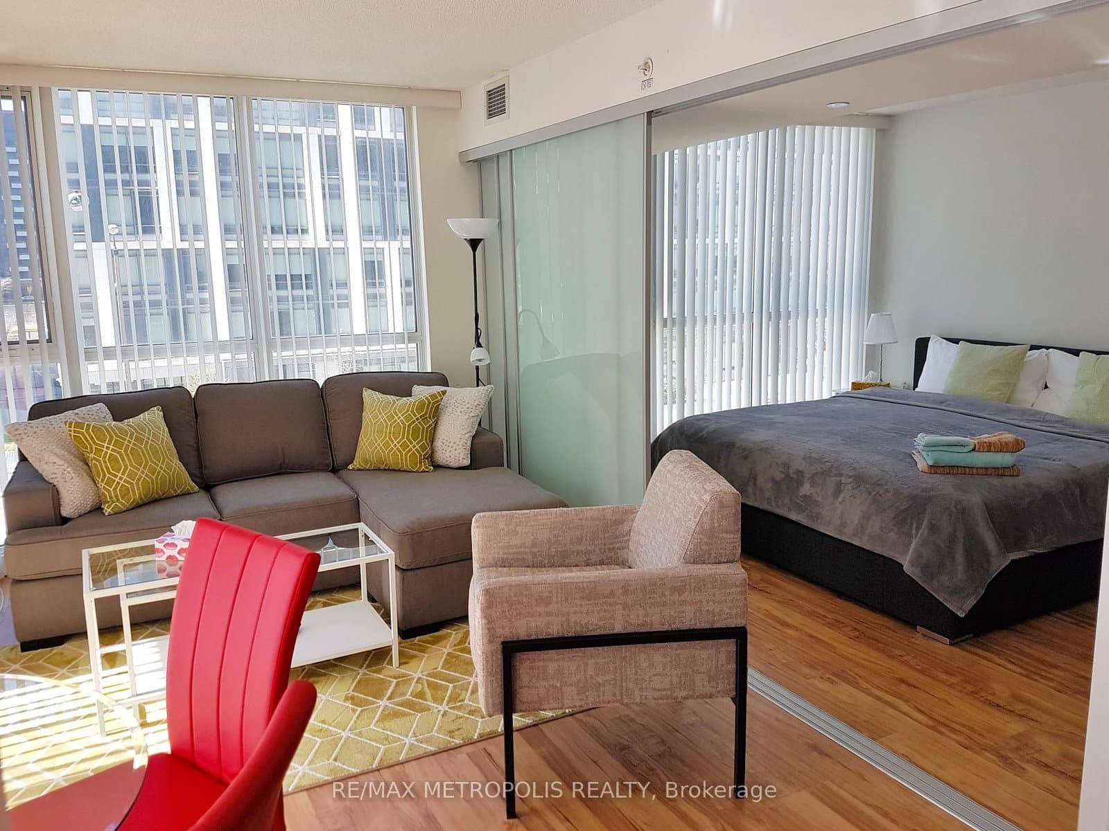 85 Queens Wharf Road, Unit 307 thumbnail 3