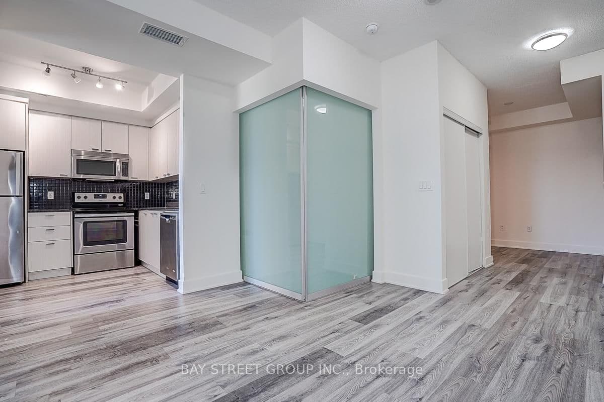 88 Sheppard Avenue E, Unit 308 thumbnail 21
