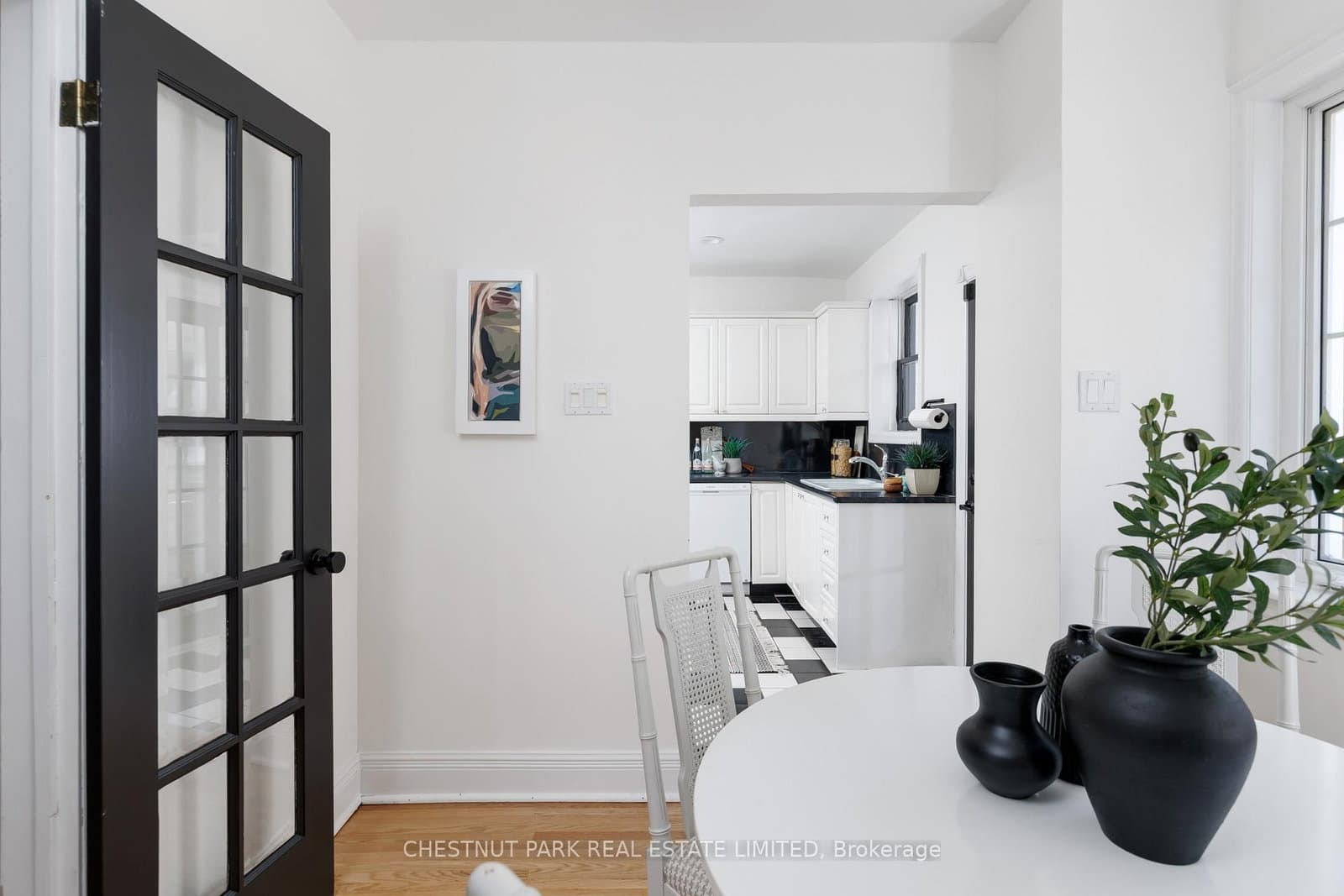 264 Oriole Parkway thumbnail 12