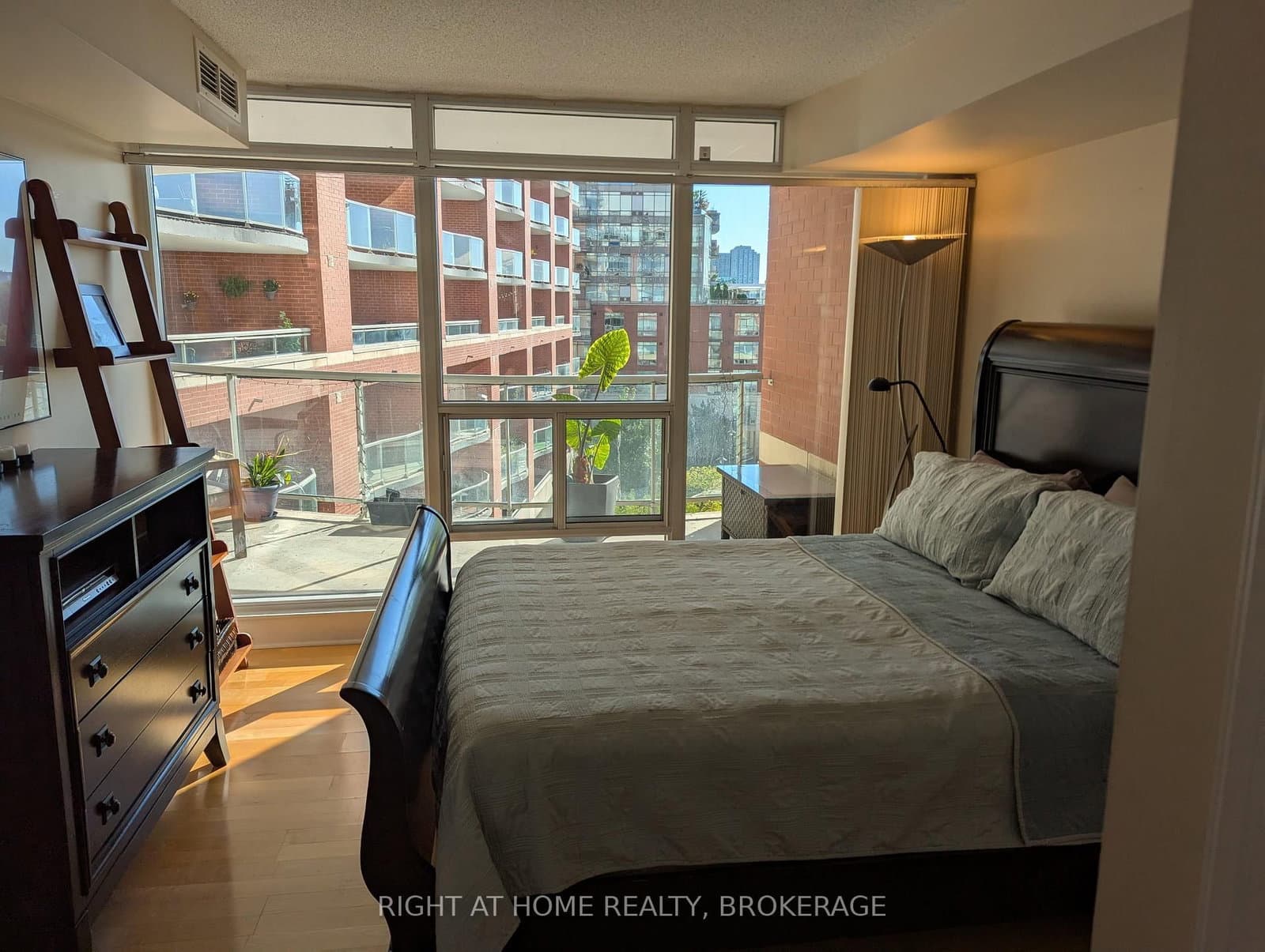 550 Queens Quay W, Unit 608 thumbnail 11