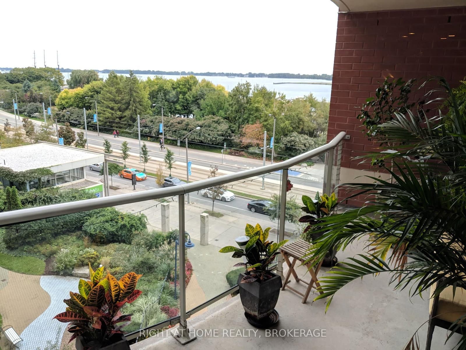 550 Queens Quay W, Unit 608 thumbnail 15
