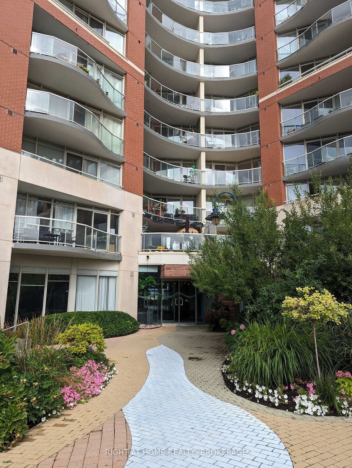 550 Queens Quay W, Unit 608 thumbnail 27
