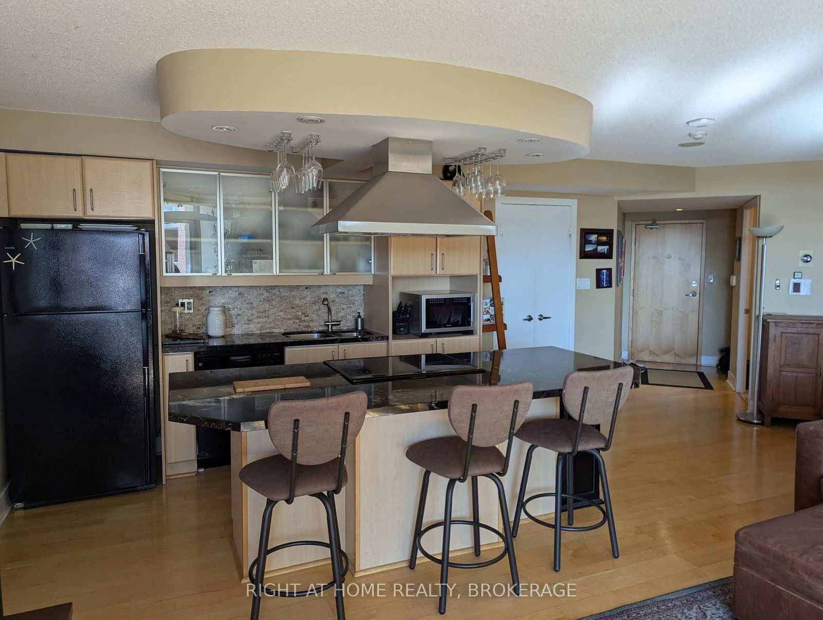 550 Queens Quay W, Unit 608 thumbnail 4