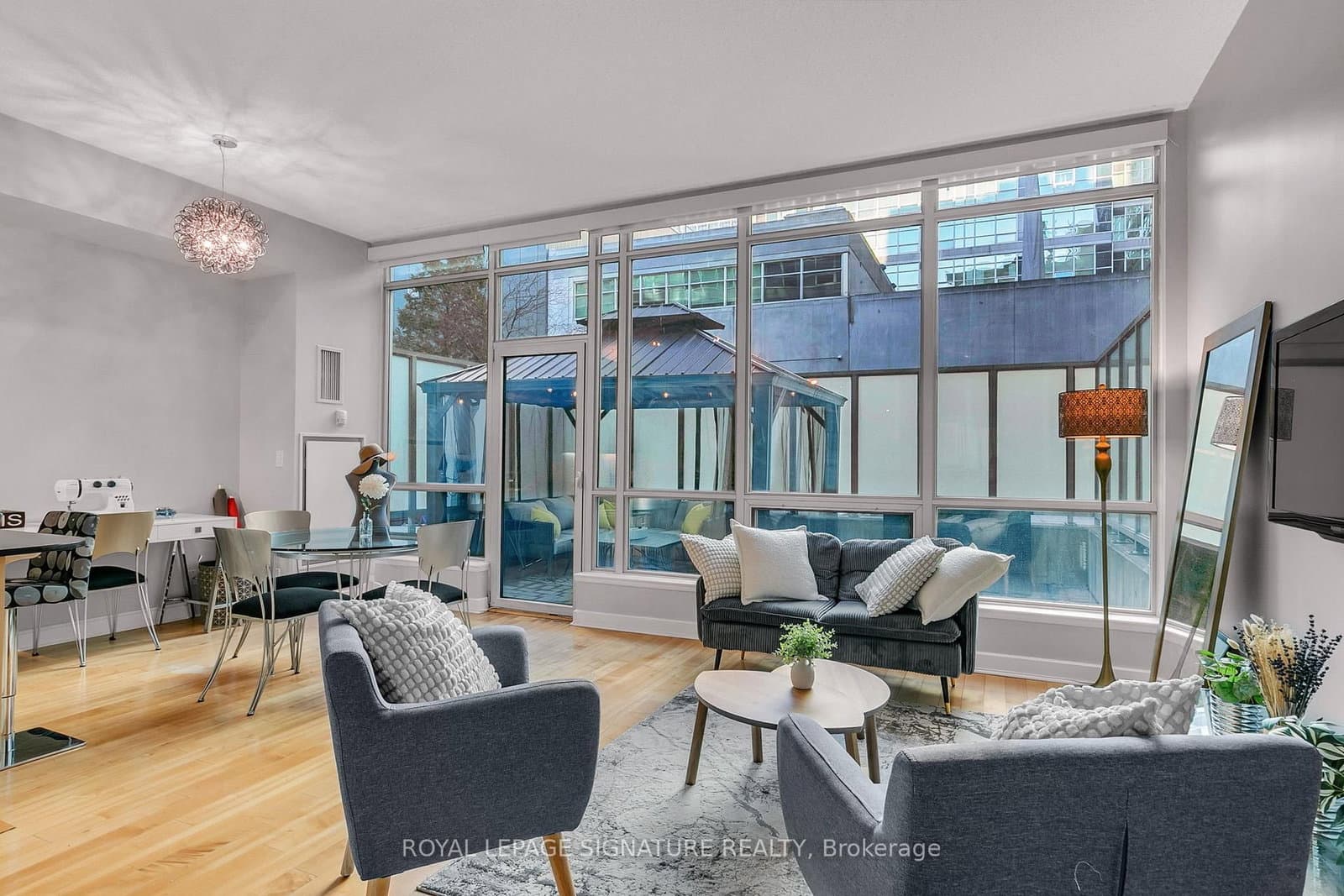 350 Wellington Street W, Unit G25 - Image 1