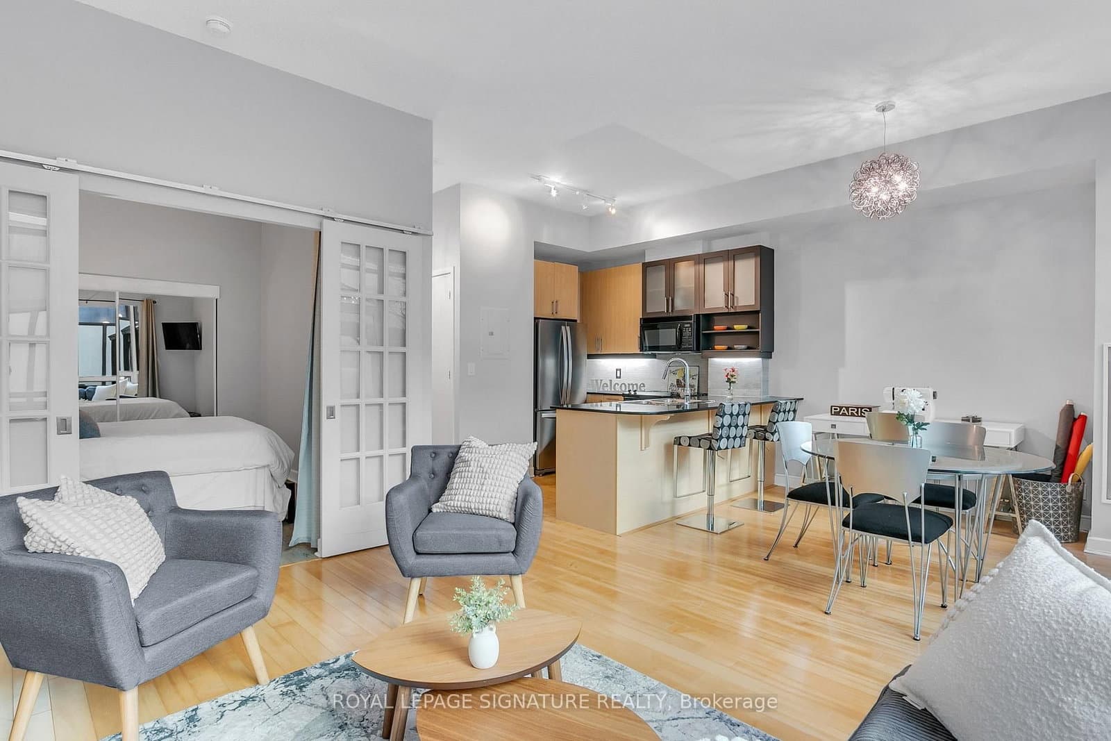 350 Wellington Street W, Unit G25 thumbnail 5