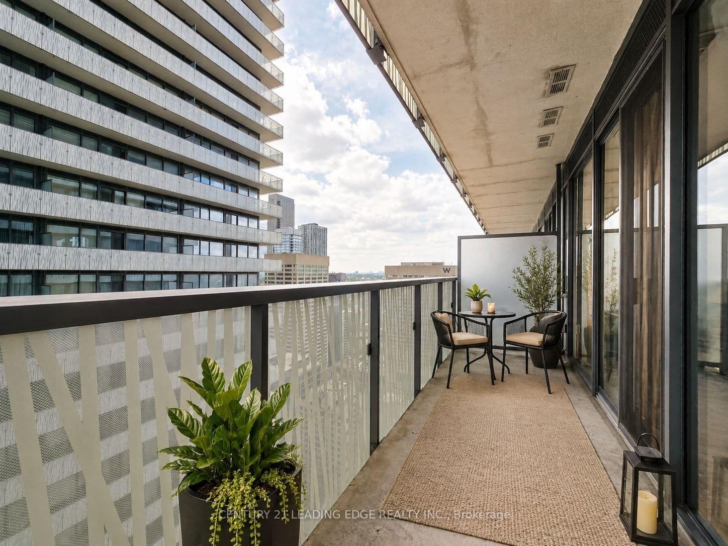 50 Charles Street E, Unit 3906 thumbnail 11