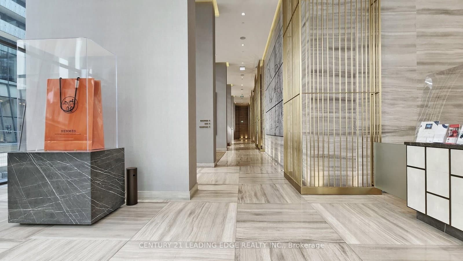 50 Charles Street E, Unit 3906 thumbnail 19