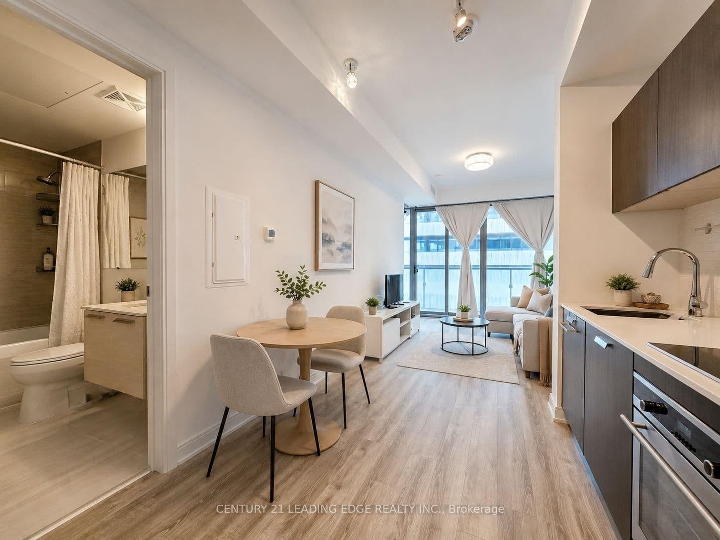 50 Charles Street E, Unit 3906 thumbnail 2
