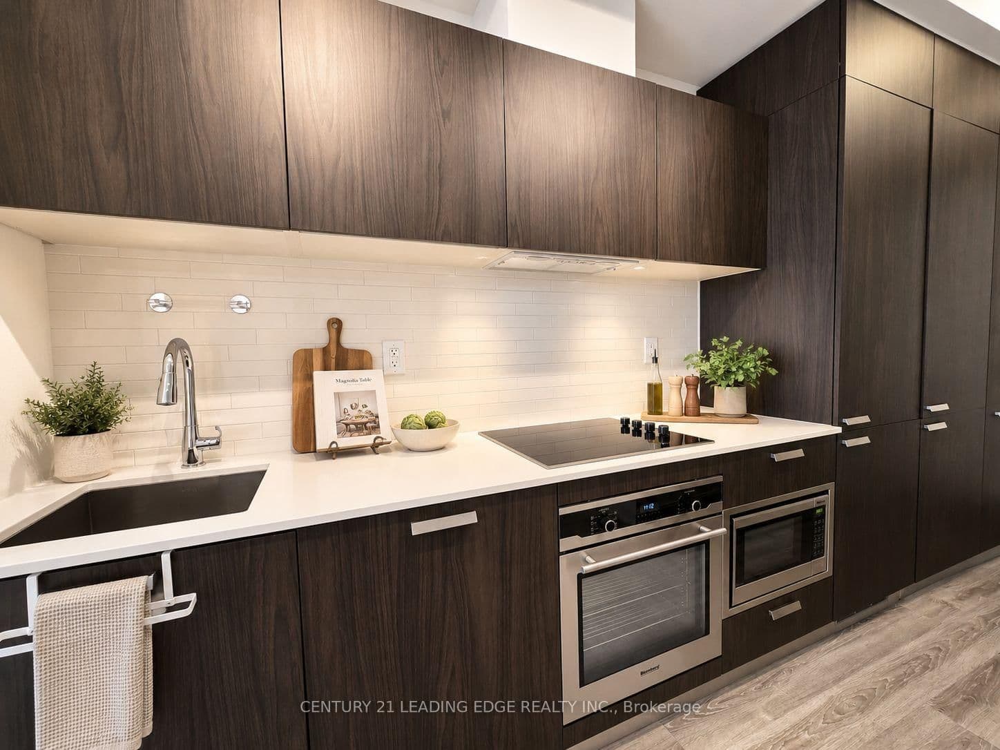 50 Charles Street E, Unit 3906 thumbnail 7