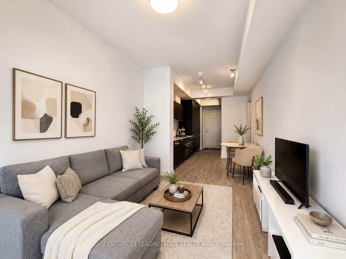 50 Charles Street E, Unit 3906 thumbnail 9