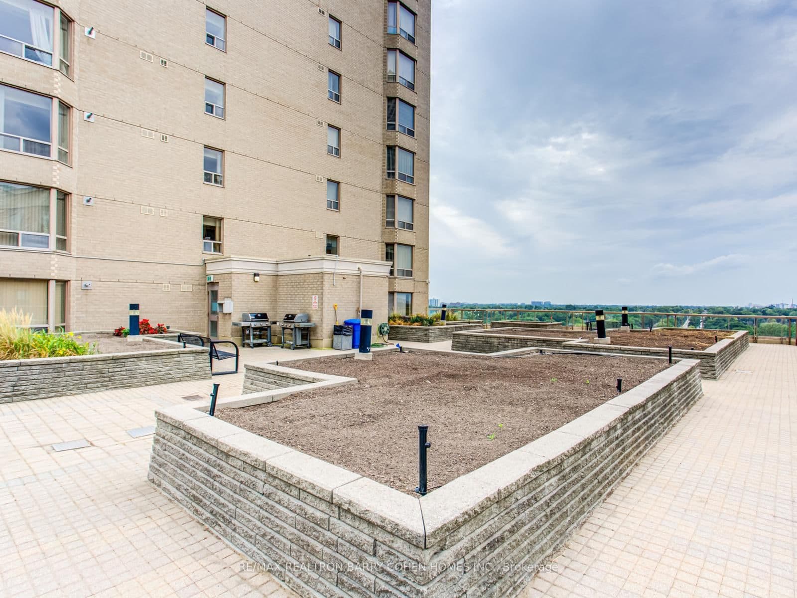 5418 Yonge Street, Unit 812 thumbnail 32