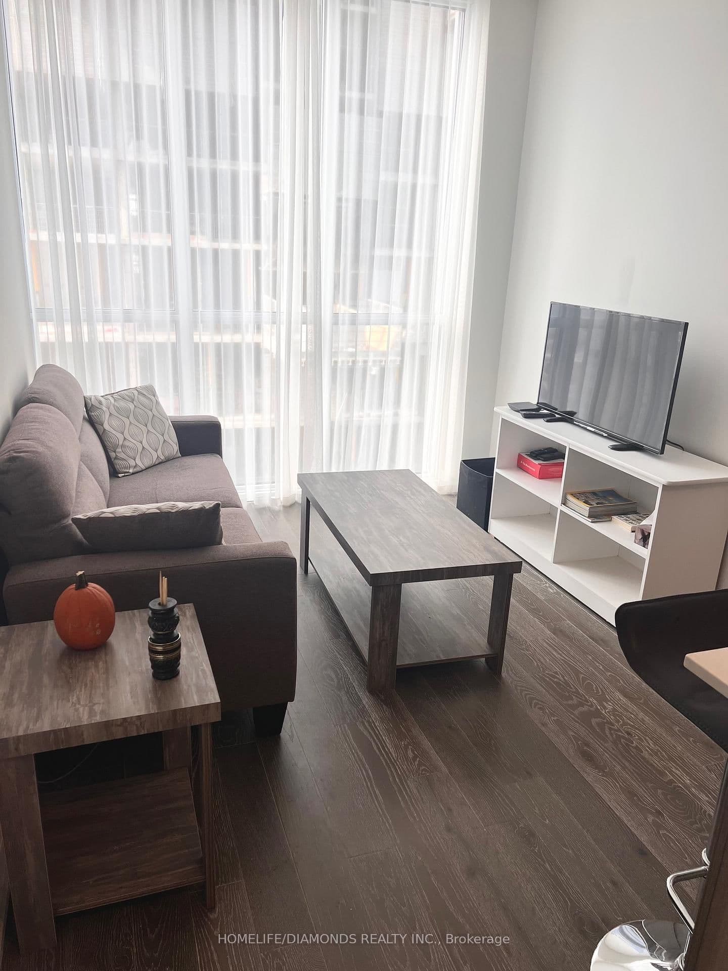 1 Yorkville Avenue, Unit 3302 thumbnail 10
