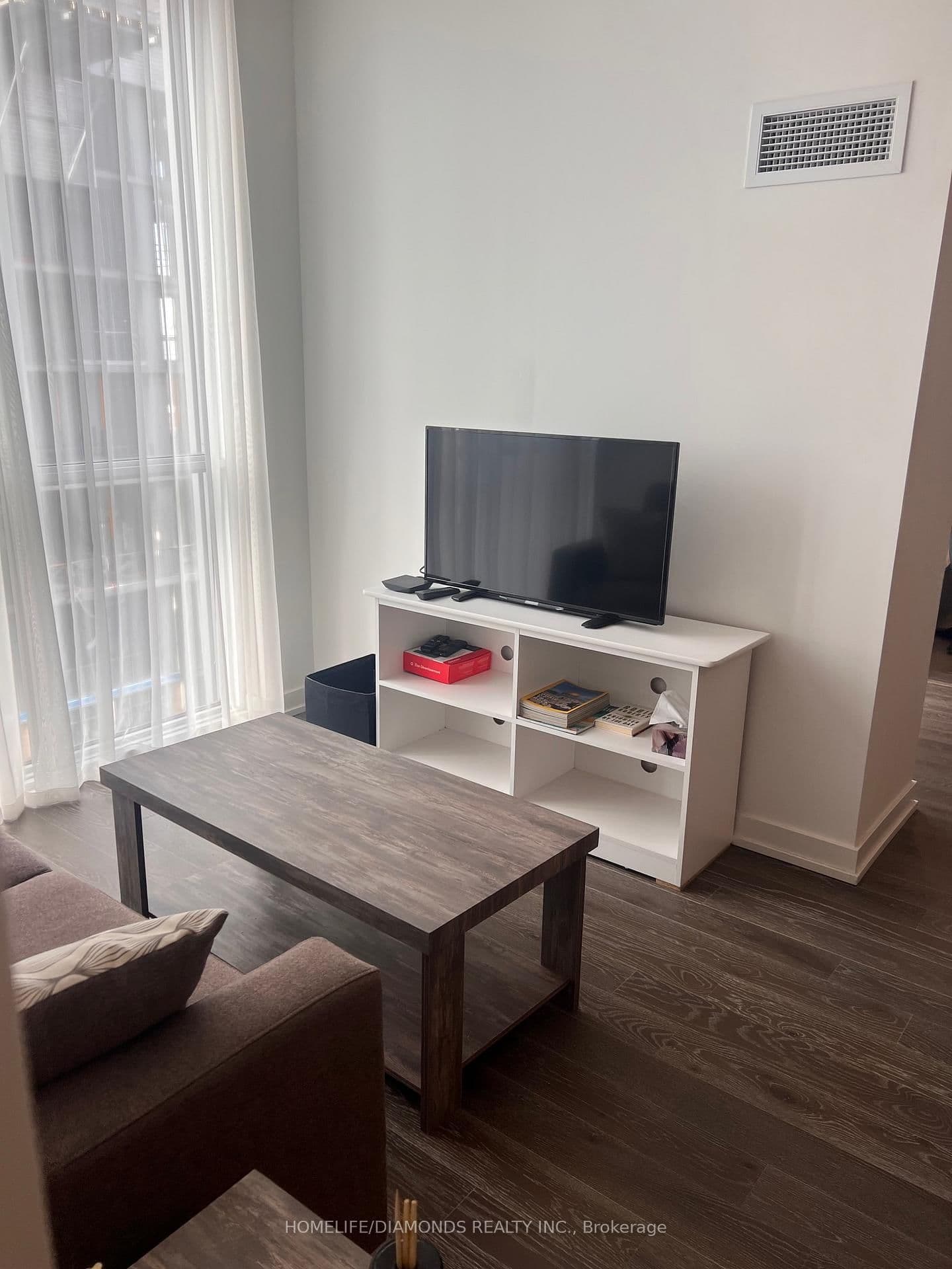 1 Yorkville Avenue, Unit 3302 thumbnail 11