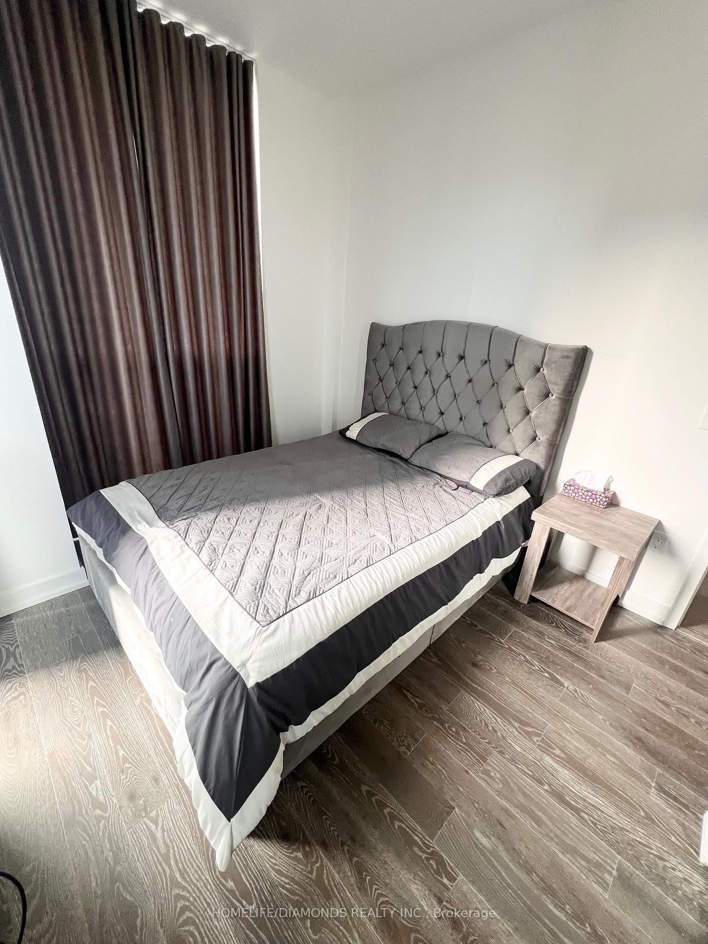 1 Yorkville Avenue, Unit 3302 thumbnail 15