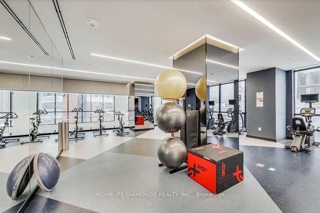 1 Yorkville Avenue, Unit 3302 thumbnail 21
