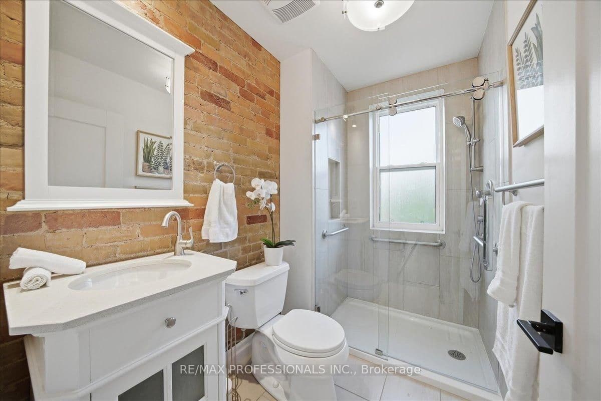 777 Dufferin Street thumbnail 16