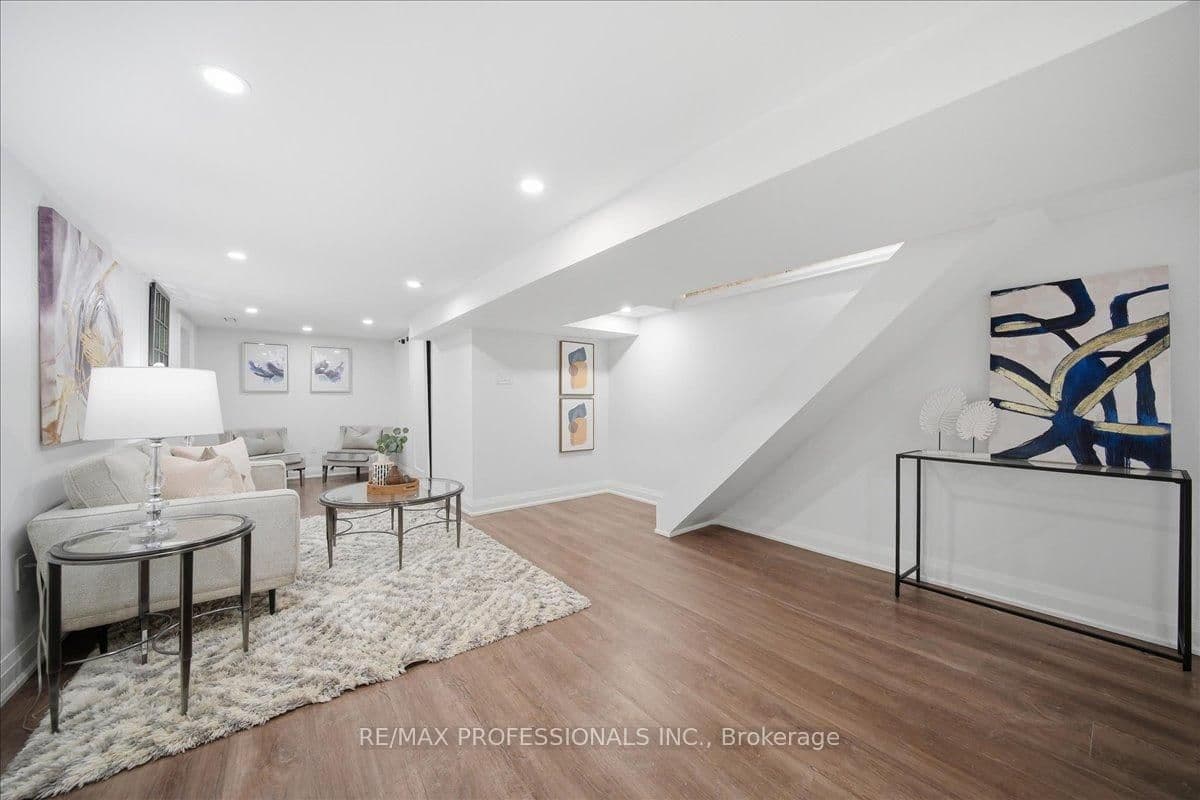 777 Dufferin Street thumbnail 37
