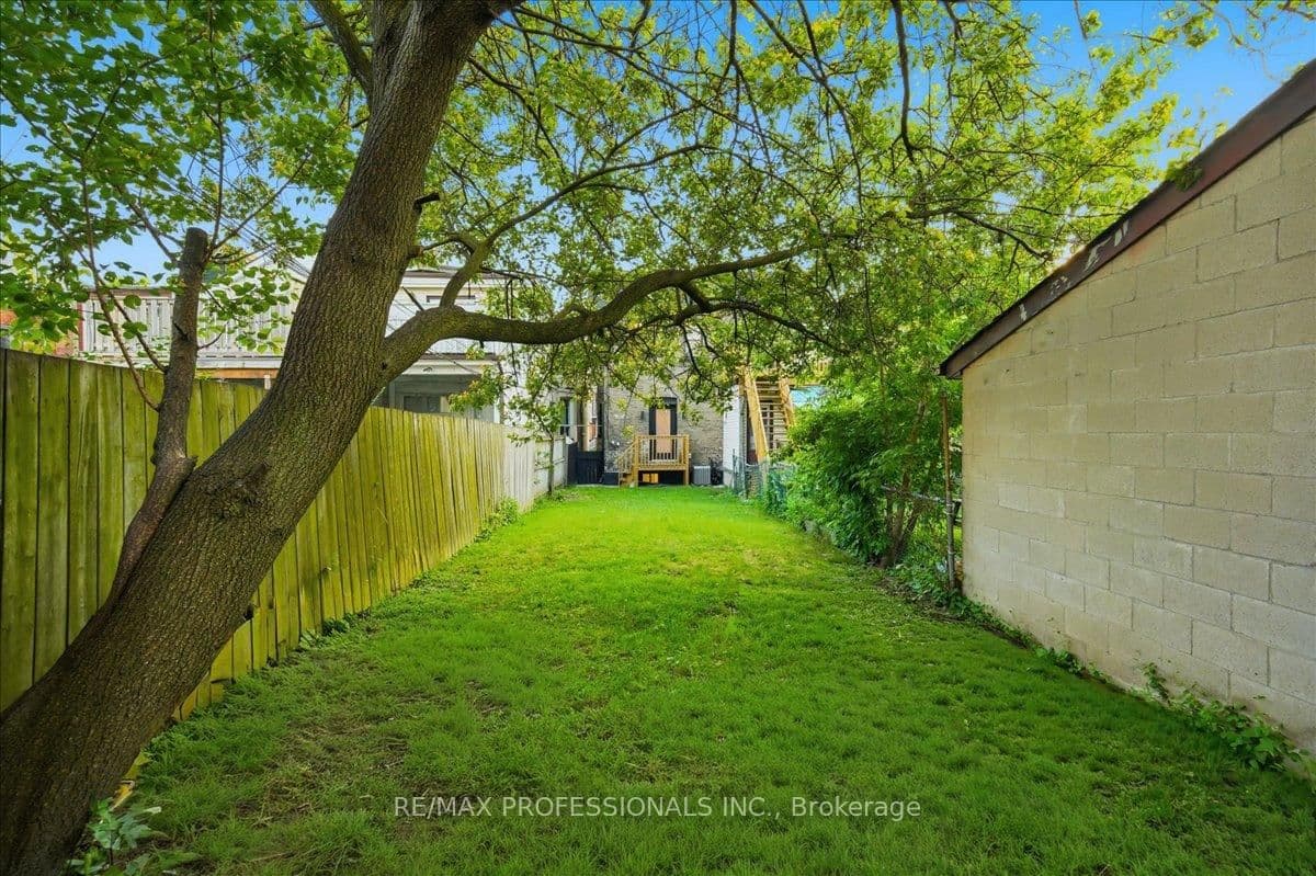 777 Dufferin Street thumbnail 42