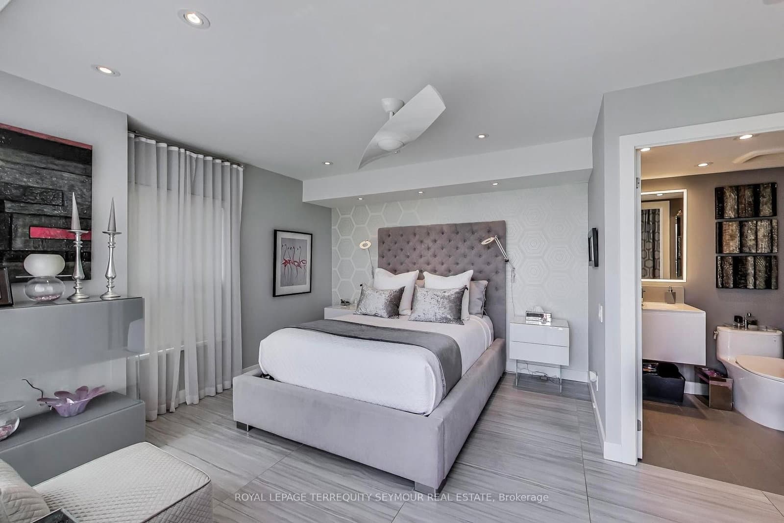 77 Lombard Street, Unit PH3 thumbnail 12