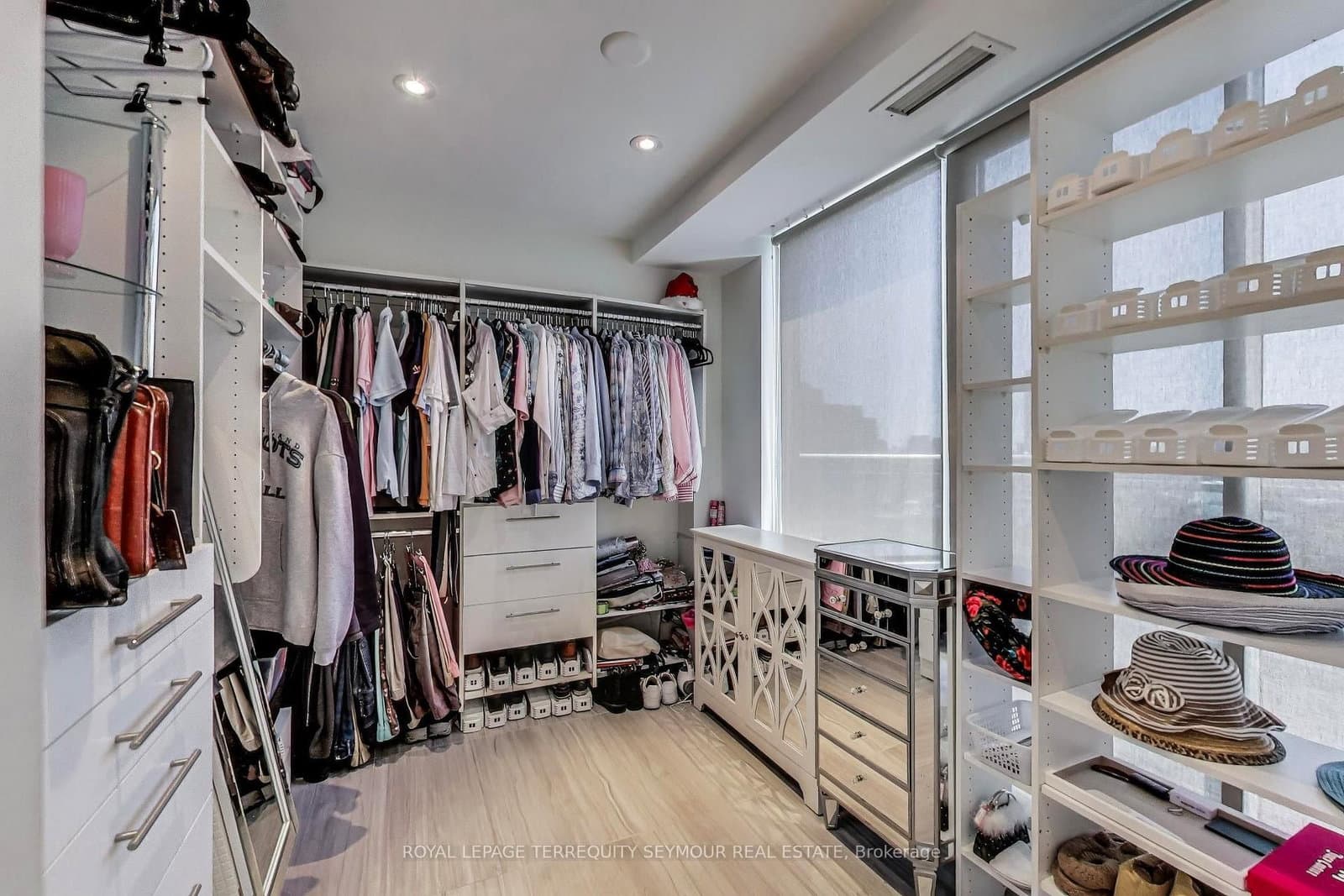77 Lombard Street, Unit PH3 thumbnail 16