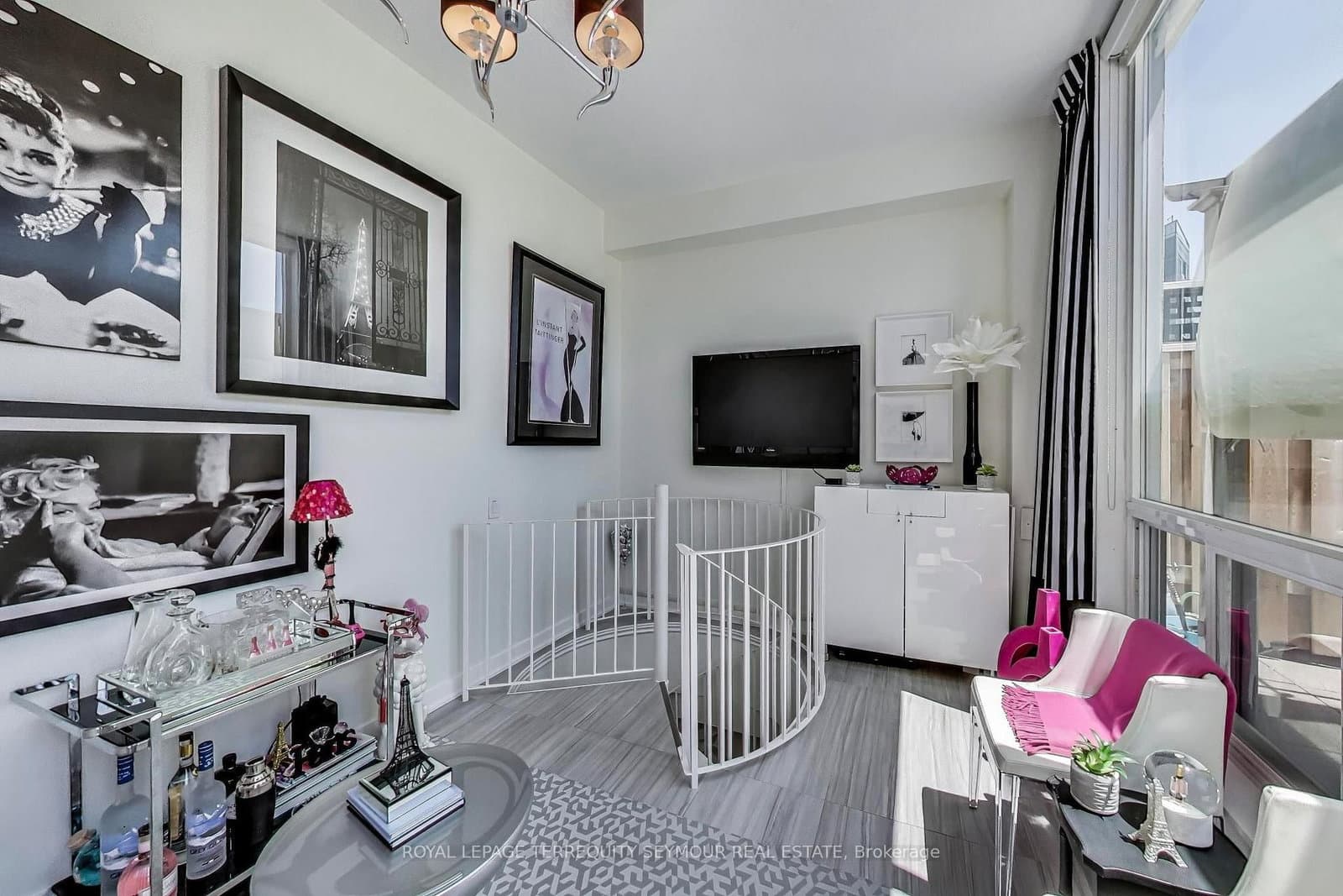 77 Lombard Street, Unit PH3 thumbnail 19