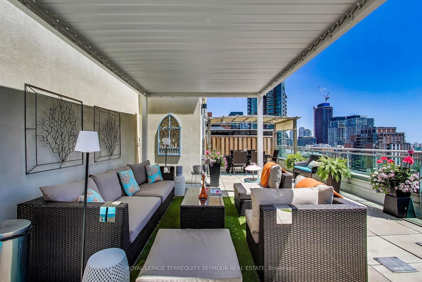 77 Lombard Street, Unit PH3 thumbnail 23