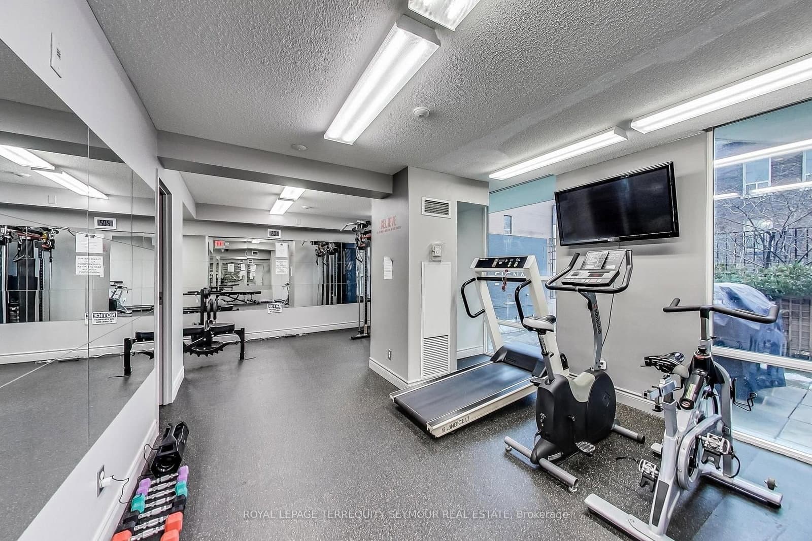 77 Lombard Street, Unit PH3 thumbnail 28
