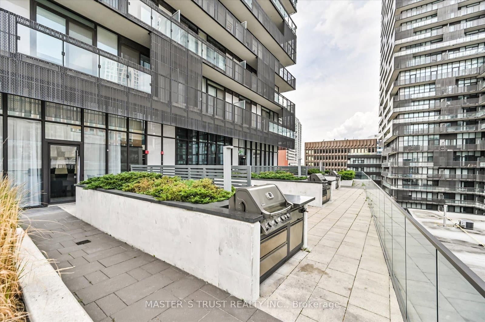 8 Eglinton Avenue E, Unit PH5801 thumbnail 38