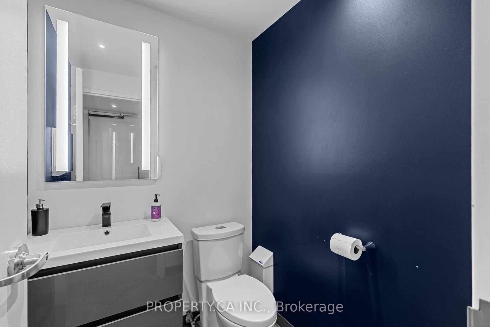 354 Davenport Road, Unit 202 thumbnail 9