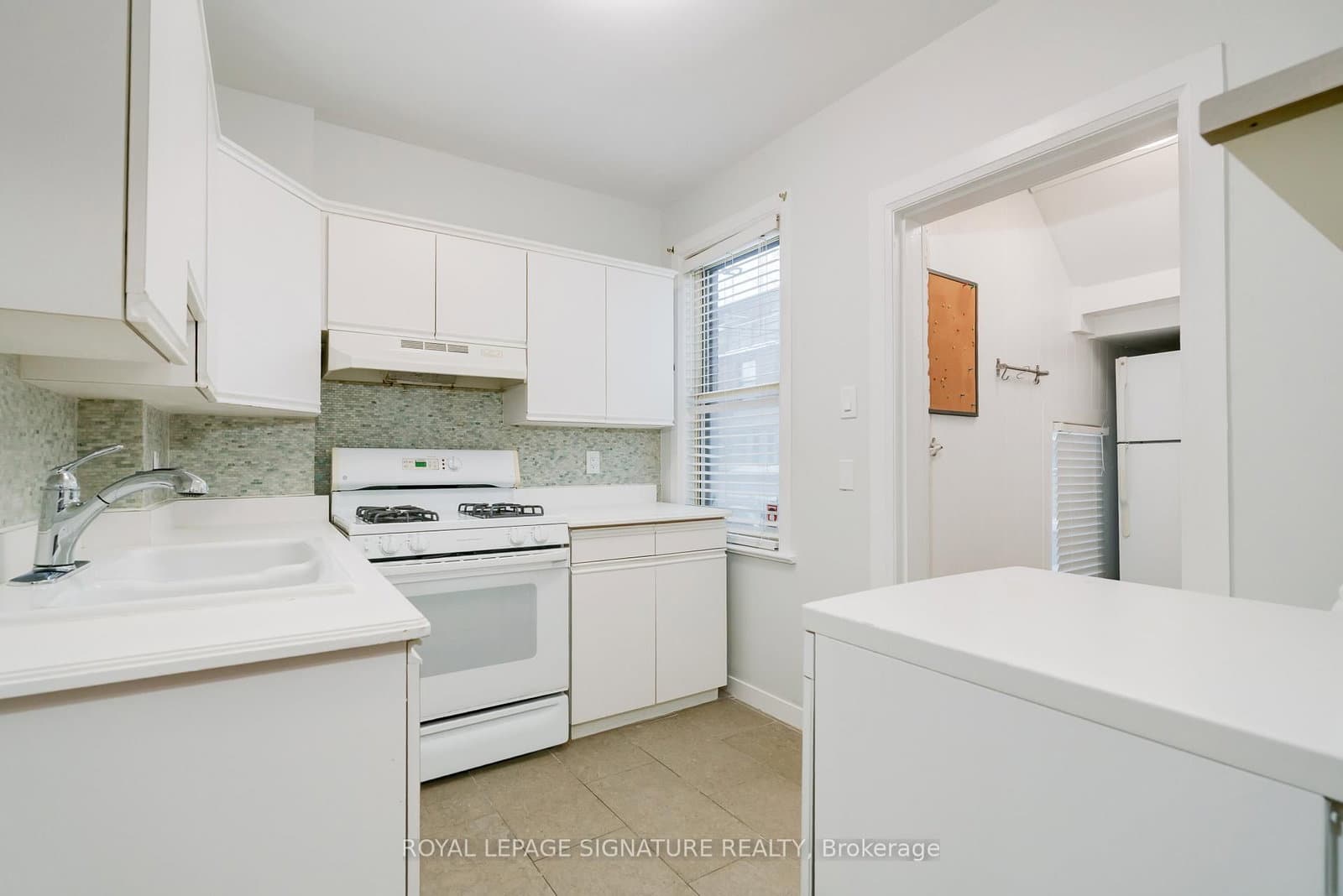 27 Hillsboro Avenue thumbnail 7
