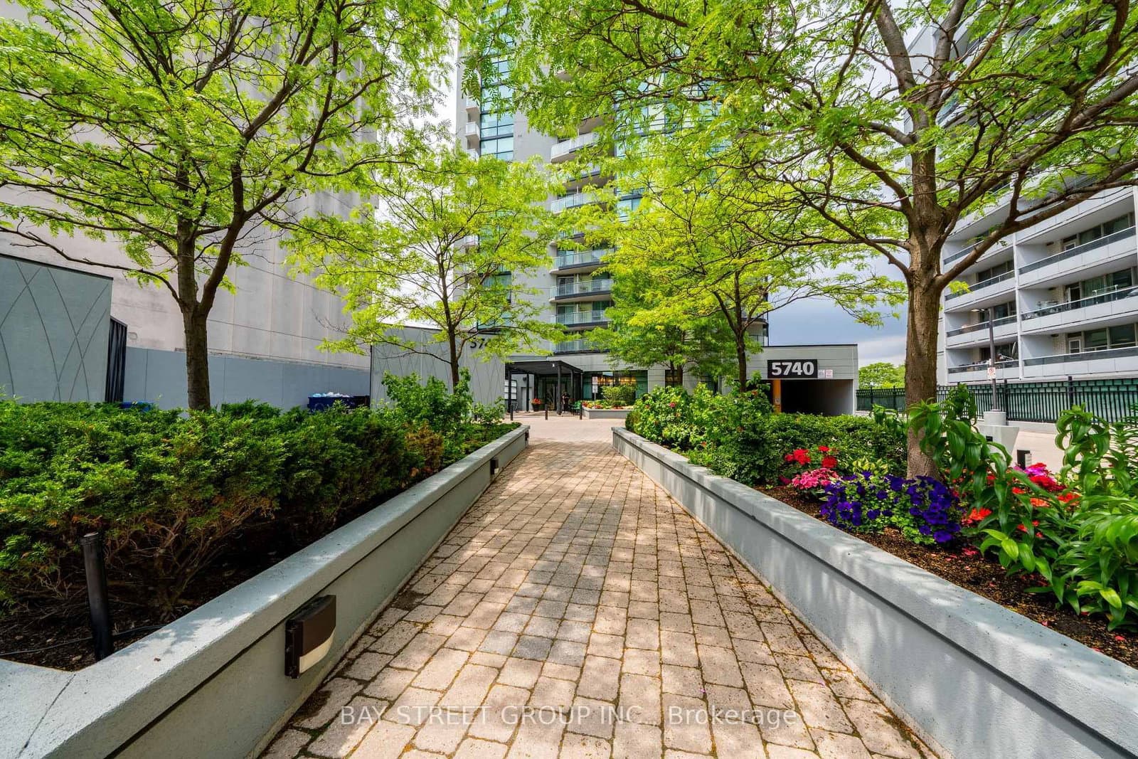 5740 Yonge Street, Unit 2009 thumbnail 4