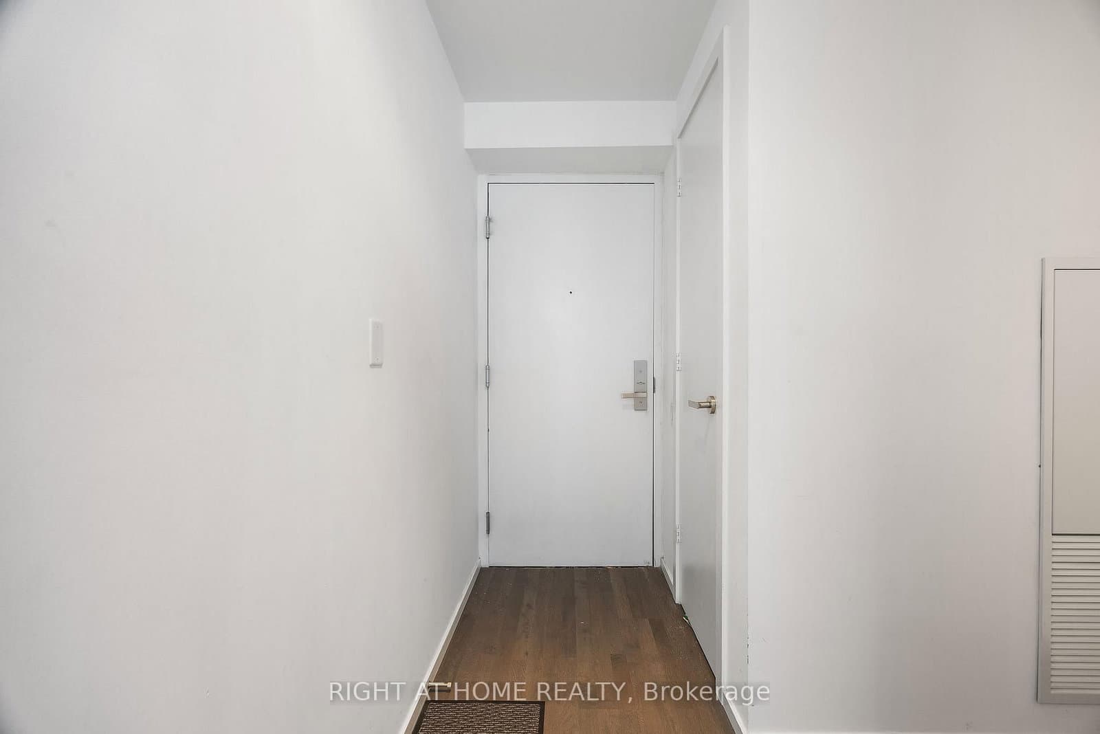 5 St. Joseph Street, Unit 3403 thumbnail 4