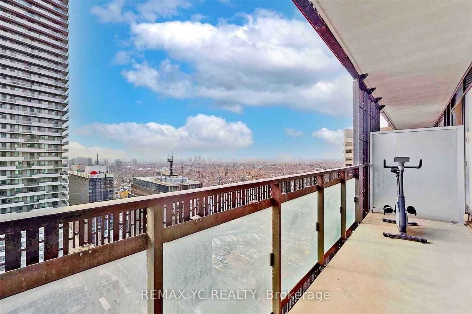 8 Eglinton Avenue E, Unit 2212 thumbnail 15