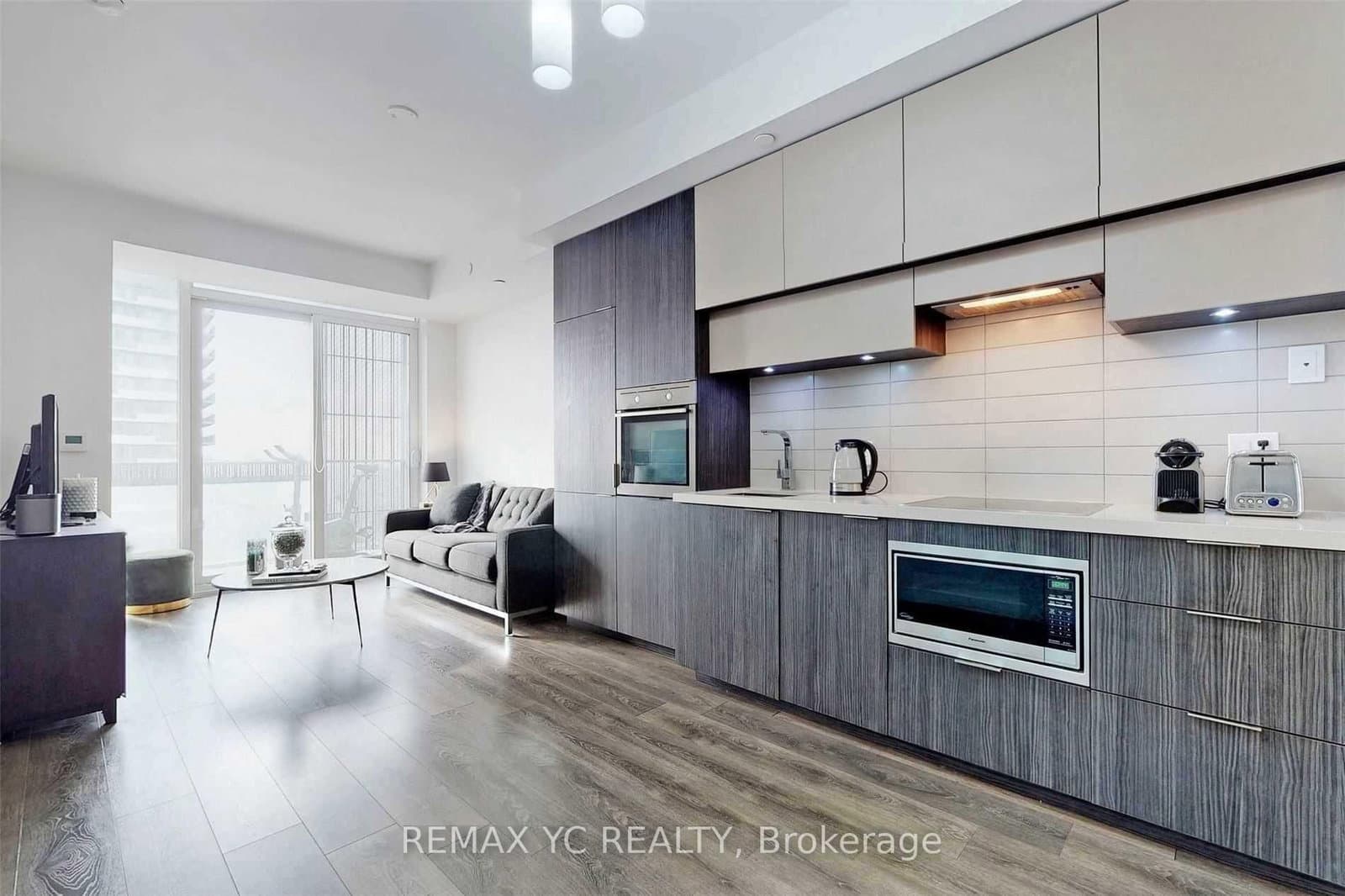 8 Eglinton Avenue E, Unit 2212 thumbnail 6