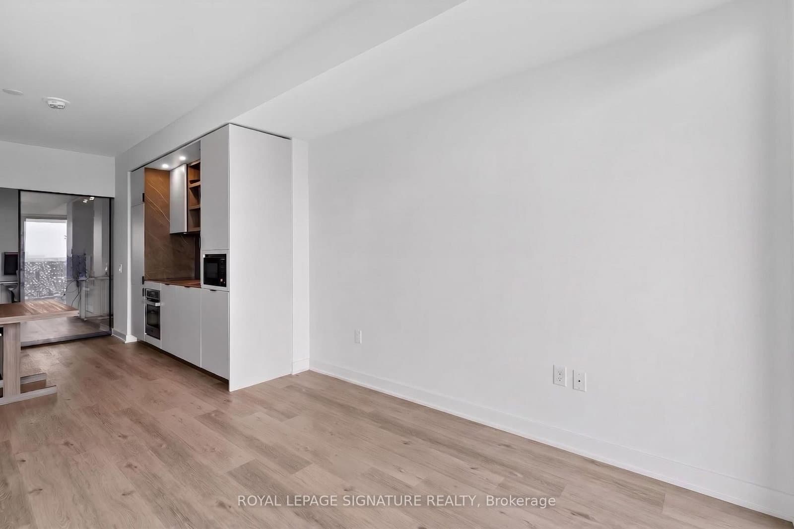 55 Charles Street E, Unit 4303 thumbnail 17