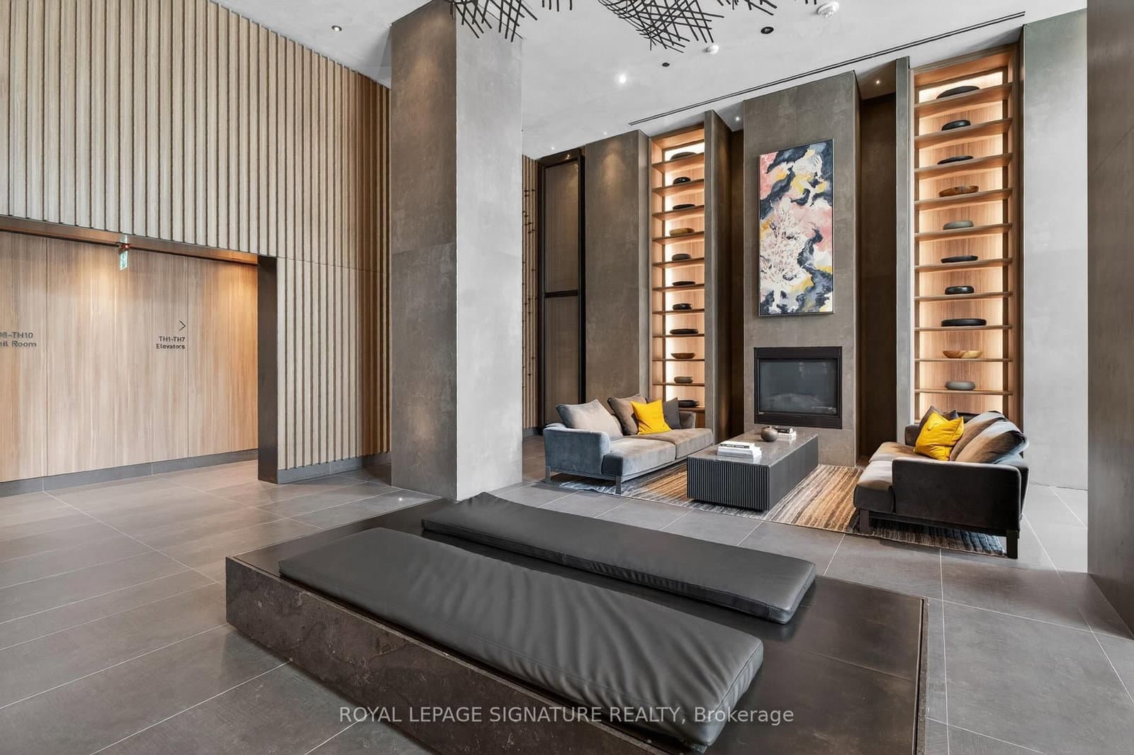 55 Charles Street E, Unit 4303 thumbnail 2