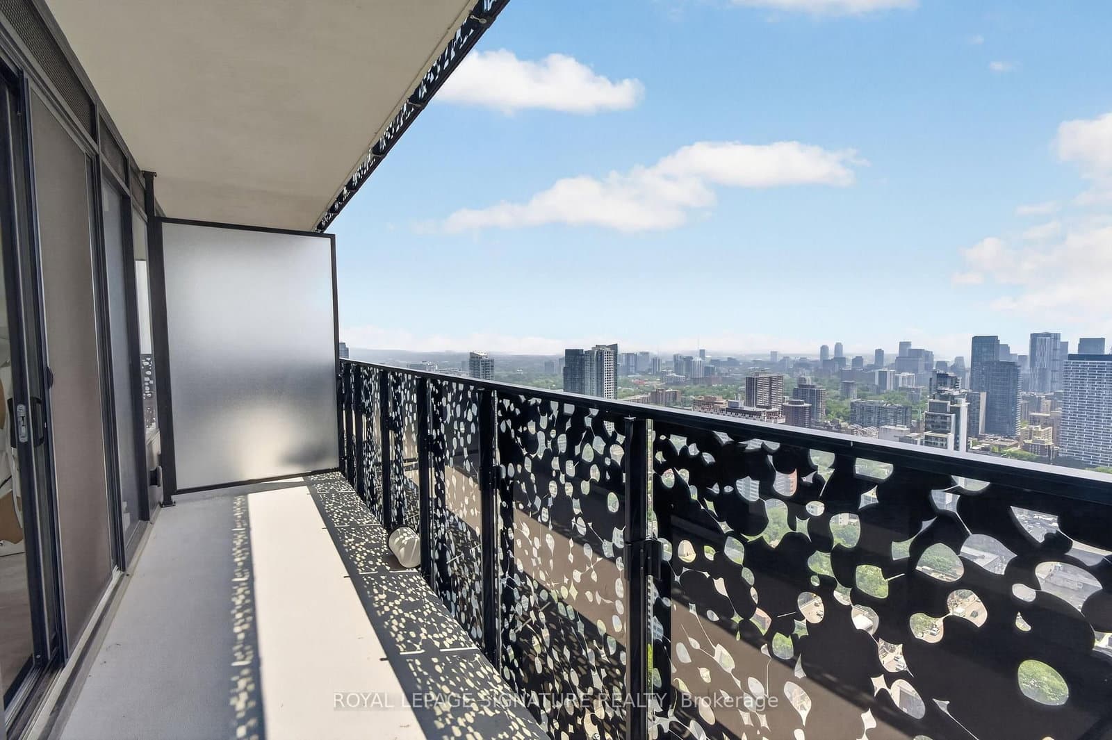 55 Charles Street E, Unit 4303 thumbnail 20