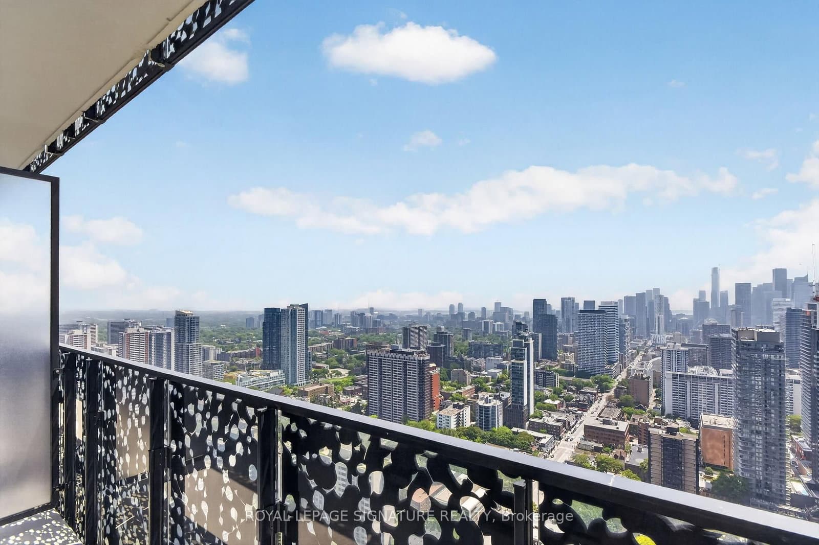 55 Charles Street E, Unit 4303 thumbnail 23