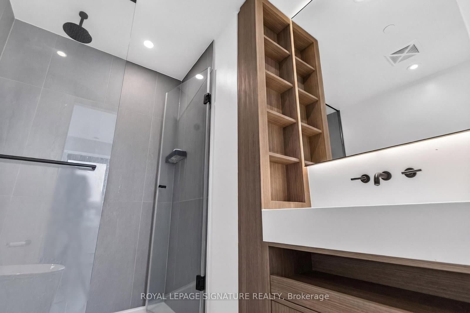 55 Charles Street E, Unit 4303 thumbnail 29
