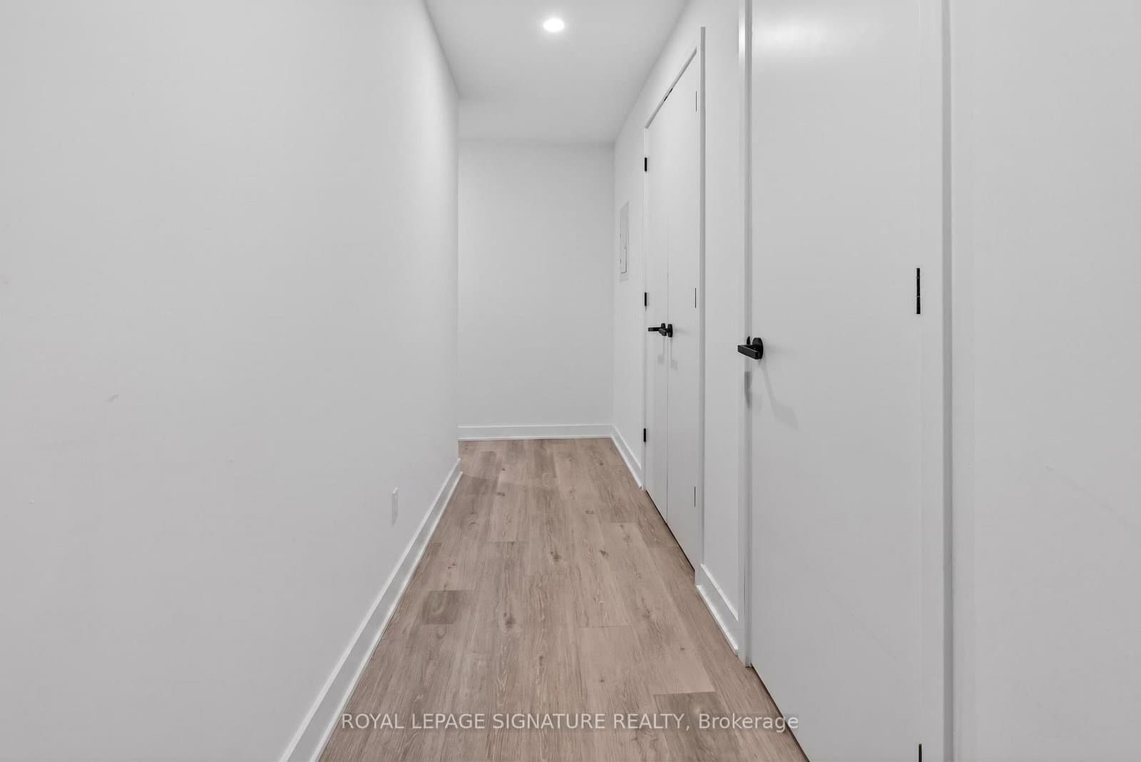 55 Charles Street E, Unit 4303 thumbnail 3