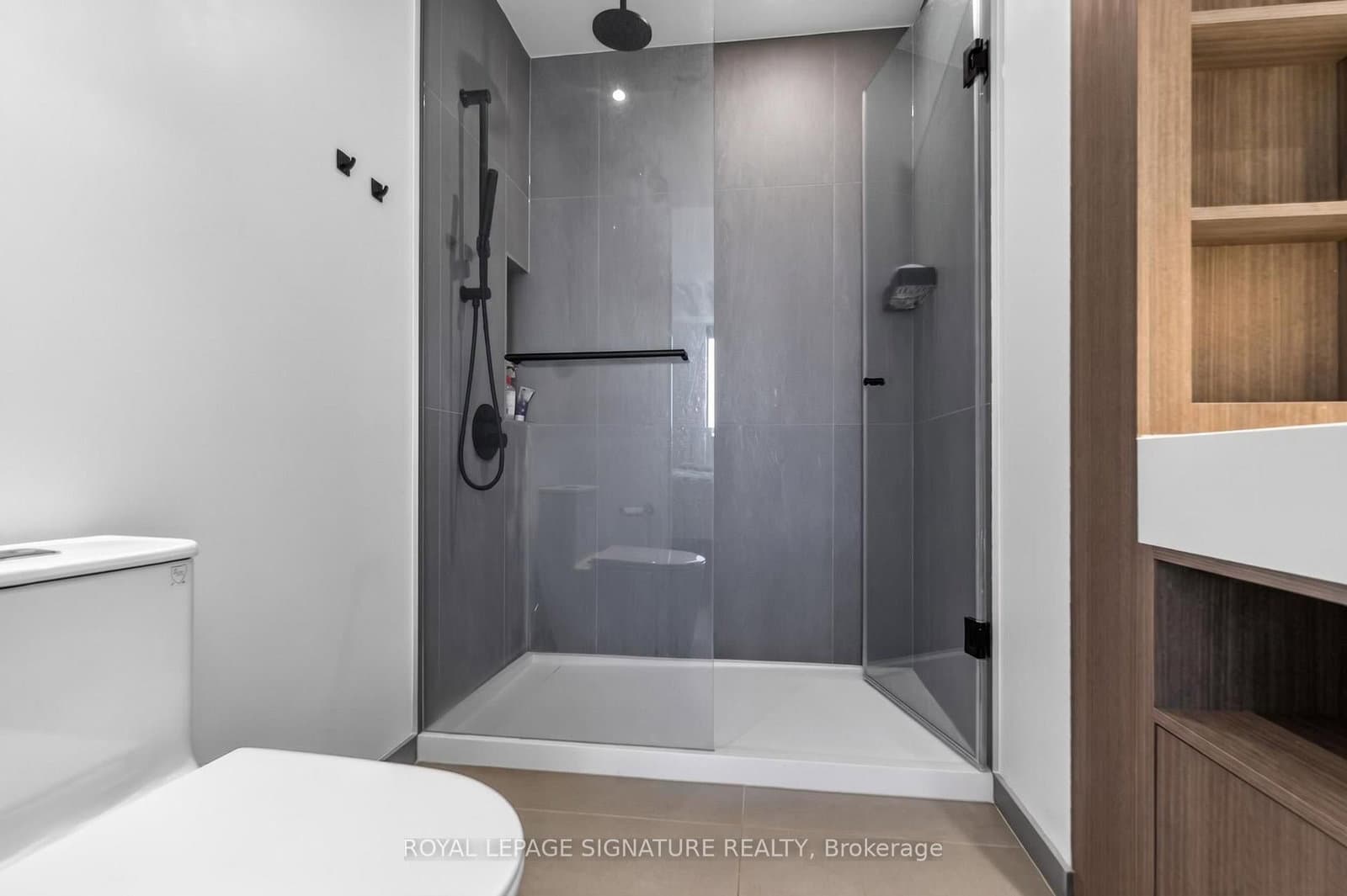 55 Charles Street E, Unit 4303 thumbnail 30