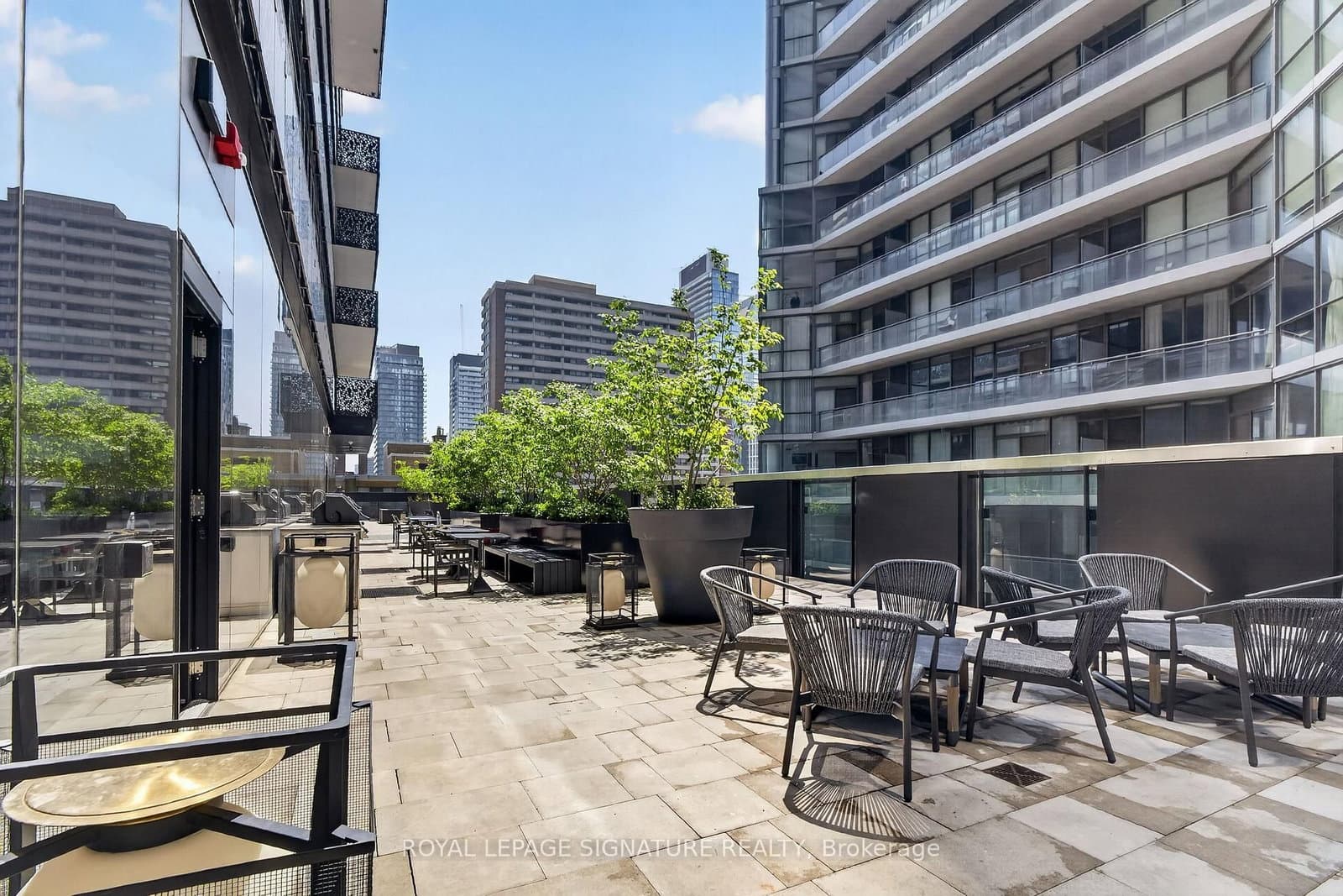 55 Charles Street E, Unit 4303 thumbnail 34