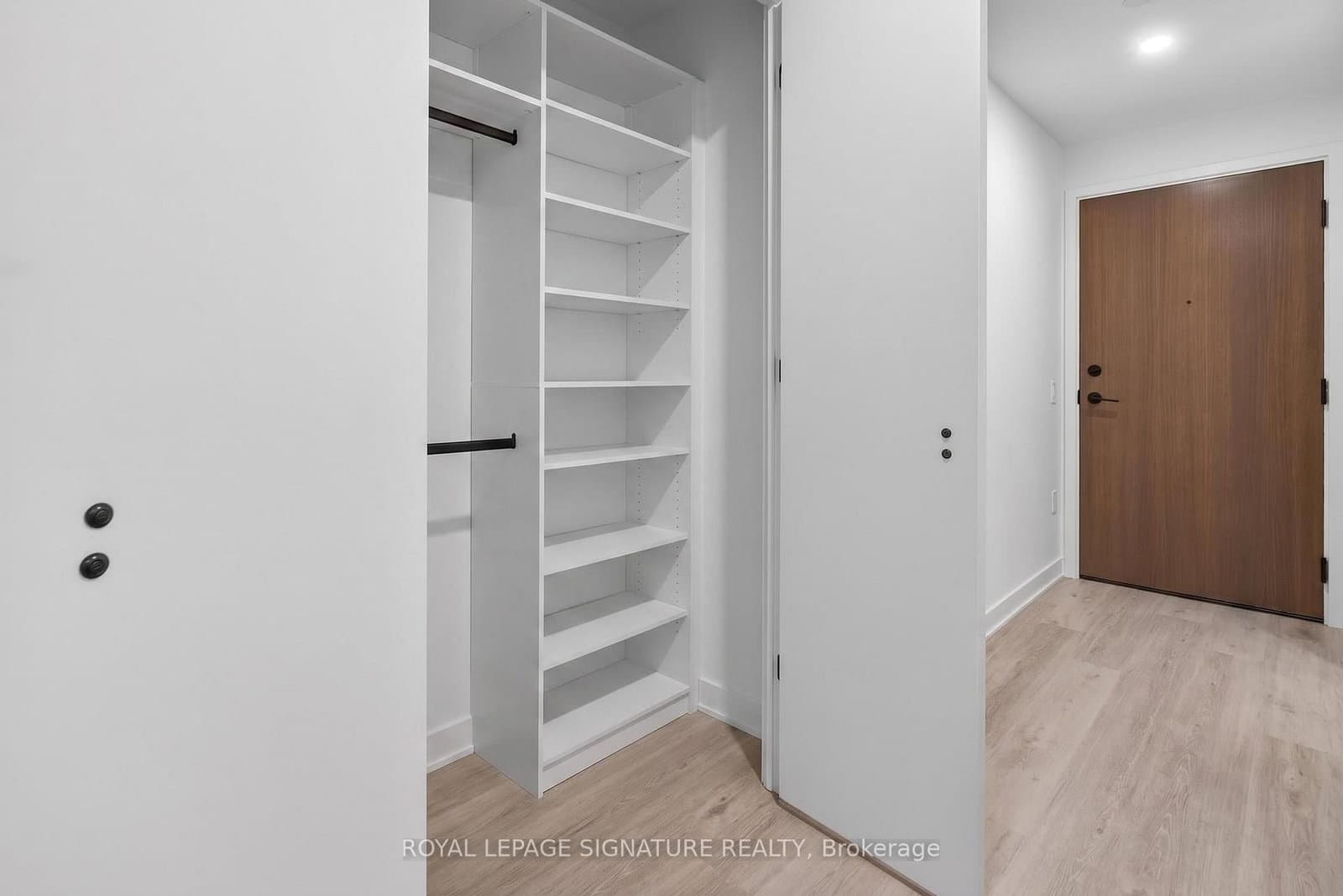 55 Charles Street E, Unit 4303 thumbnail 5