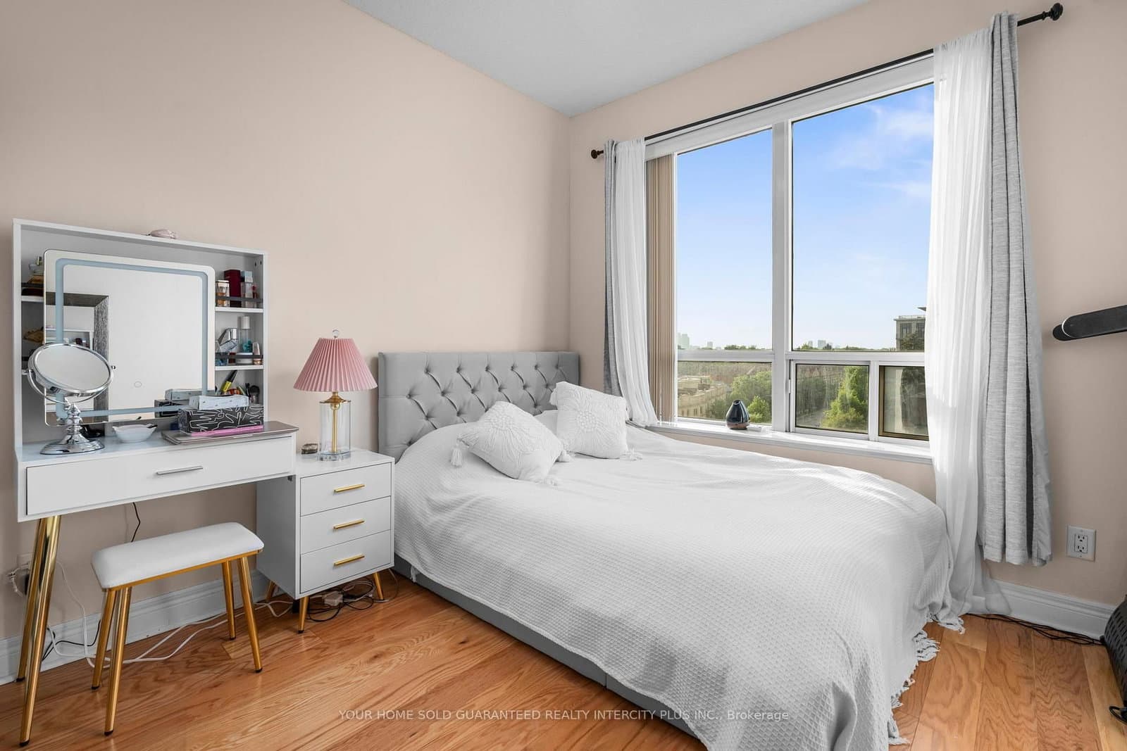 1 Clairtrell Road, Unit 811 thumbnail 23