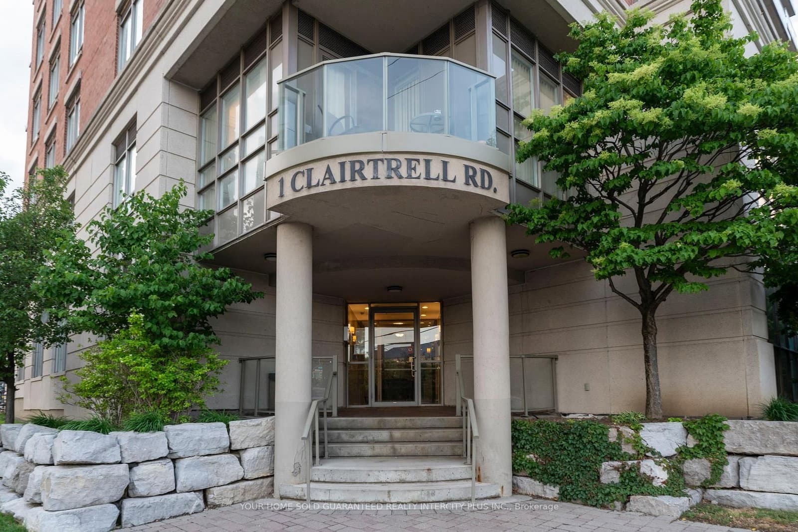 1 Clairtrell Road, Unit 811 thumbnail 3